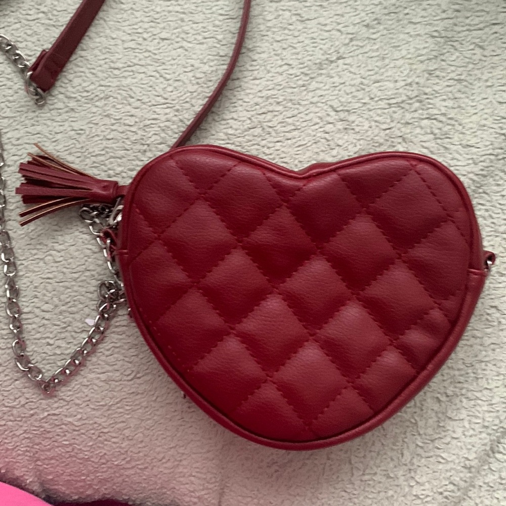 red heart purse